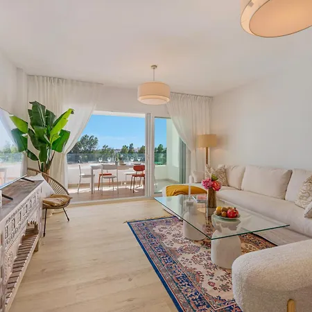 Apartment New Stylish Sunny Escape W Terrace & Pool