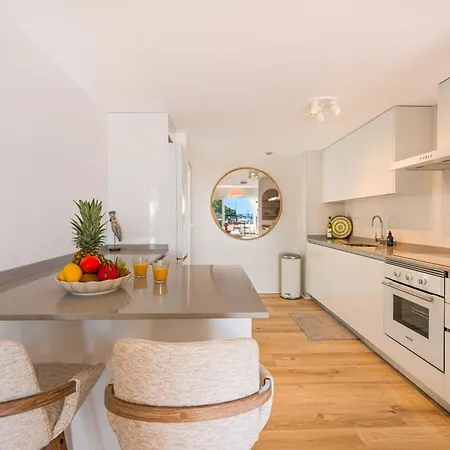 New Stylish Sunny Escape W Terrace & Pool Apartment