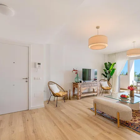New Stylish Sunny Escape W Terrace & Pool