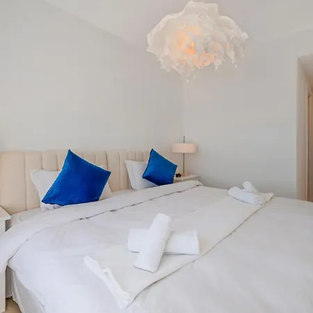 New Stylish Sunny Escape W Terrace & Pool * Marbella